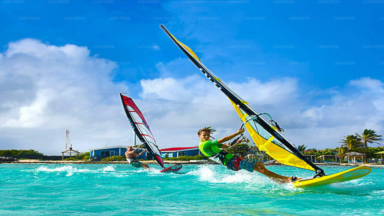 6-stündiger Windsurfkurs für Kinder ab Kalpitiya