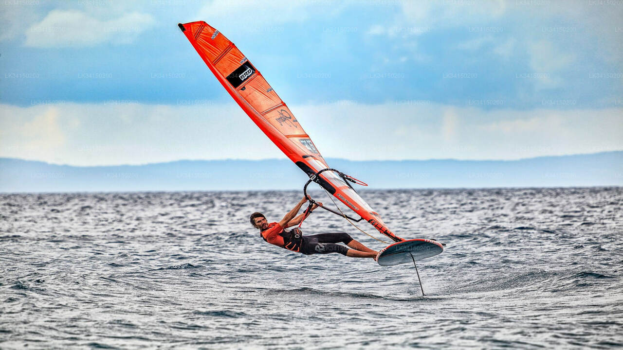 6-stündiger Windsurfkurs für Kinder ab Kalpitiya