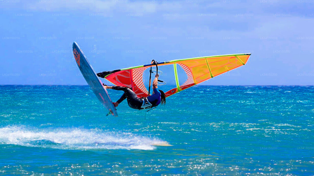 6-stündiger Windsurfkurs für Kinder ab Kalpitiya