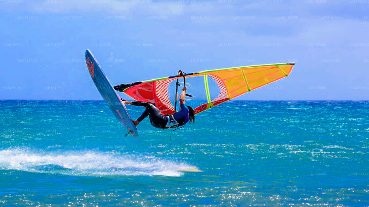 4-stündiger Windsurfkurs für Fortgeschrittene der Stufe 2 ab Kalpitiya (1 Person)