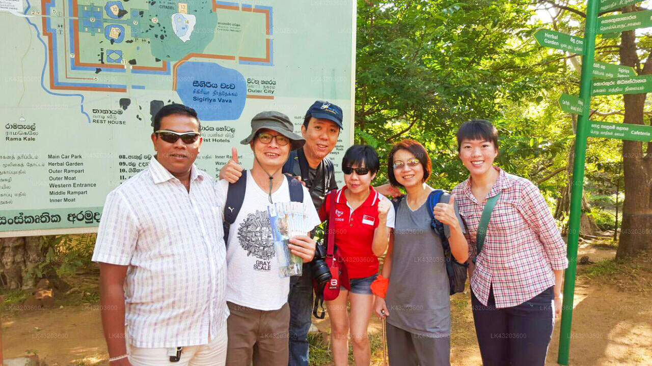 Transfer zwischen dem Flughafen Colombo (CMB) und dem Suriya Resort, Waikkal