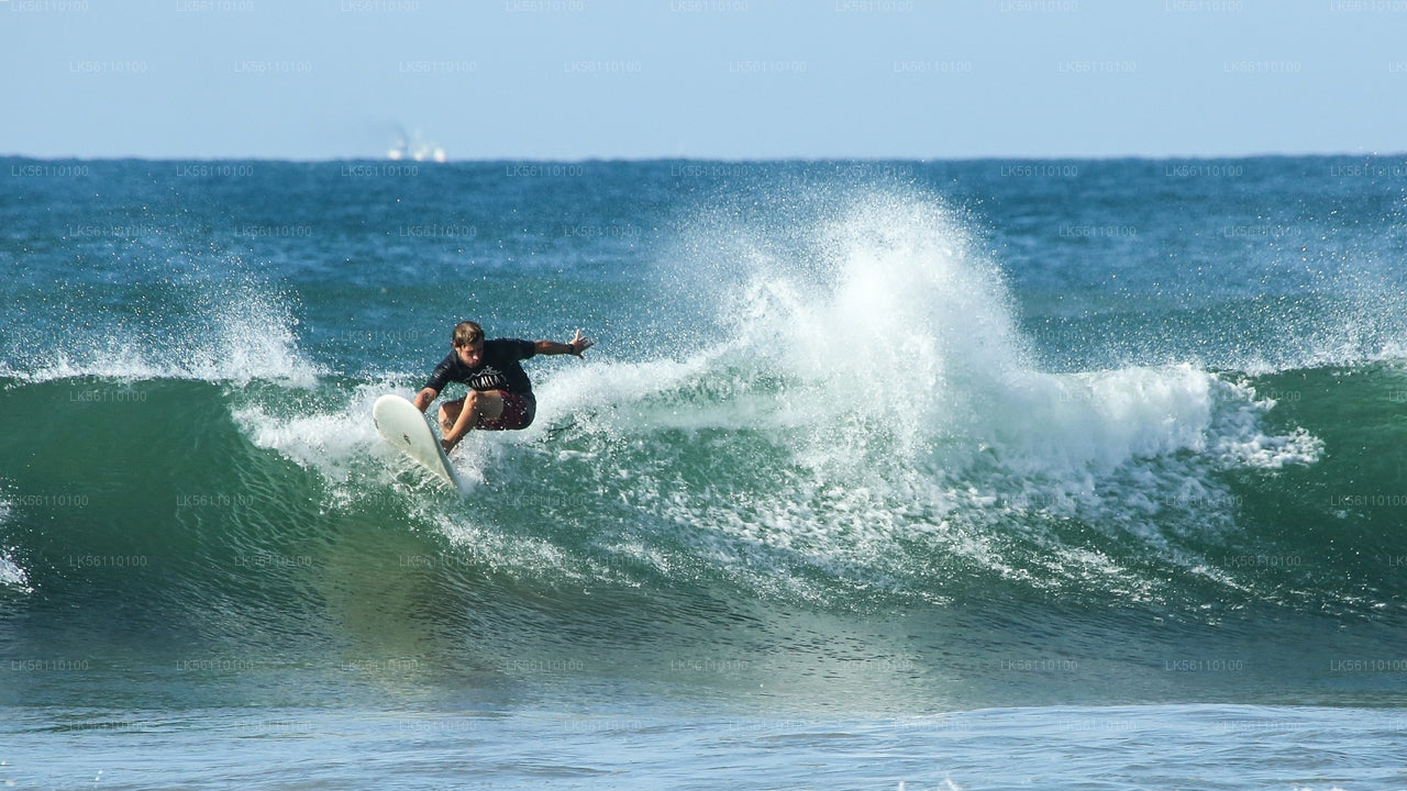 Surfen von Hikkaduwa aus