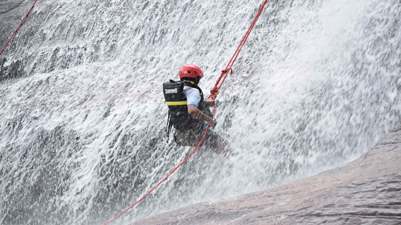 Abseilen am Wasserfall von Ella