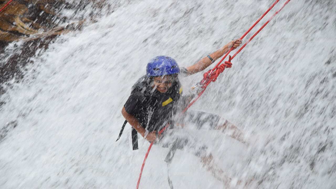 Abseilen am Wasserfall von Ella