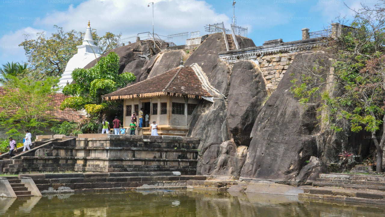 Heilige Stadt Anuradhapura von Colombo aus