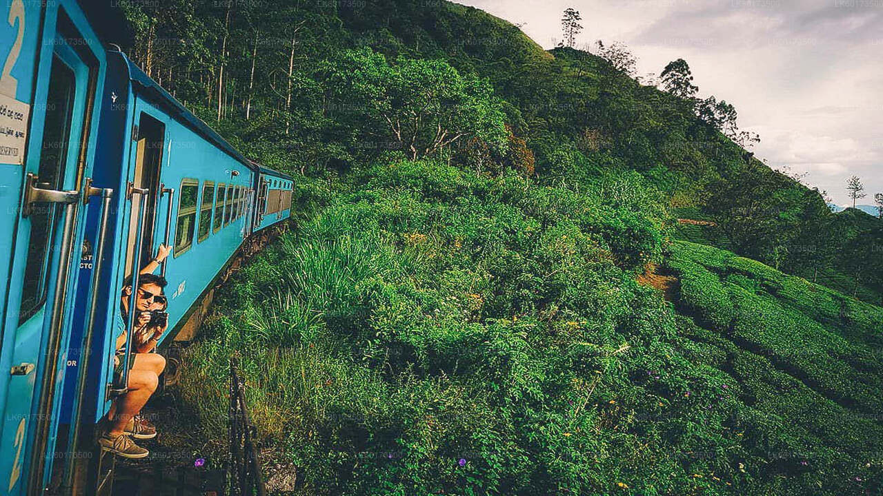 Malerische Zugfahrt von Kandy nach Ella