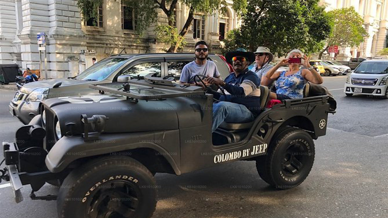 Stadtrundfahrt durch Colombo mit dem War Jeep