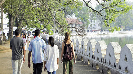 Kandy City Walk mit einem Einheimischen