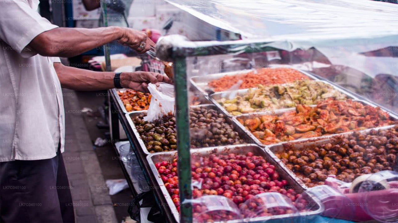 Street Food Walk in Galle Fort