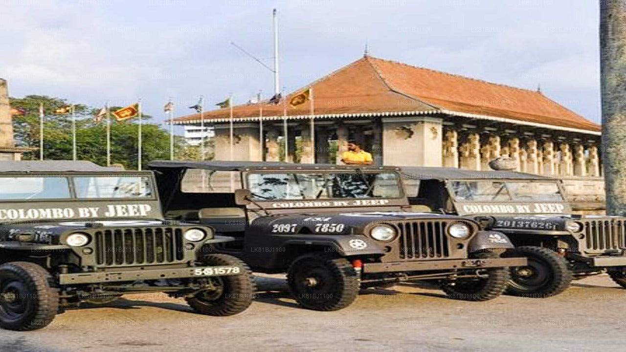 Stadtrundfahrt durch Colombo im Vietnamkriegs-Jeep vom Seehafen Colombo