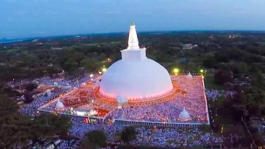 Entdecken Sie Anuradhapura mit dem Helikopter von Colombo aus
