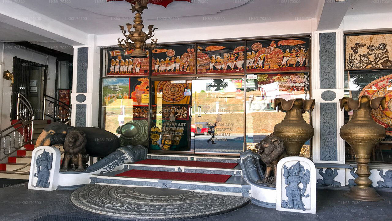Sri Lankas Kunsthandwerks- und Gewürztour ab Kandy