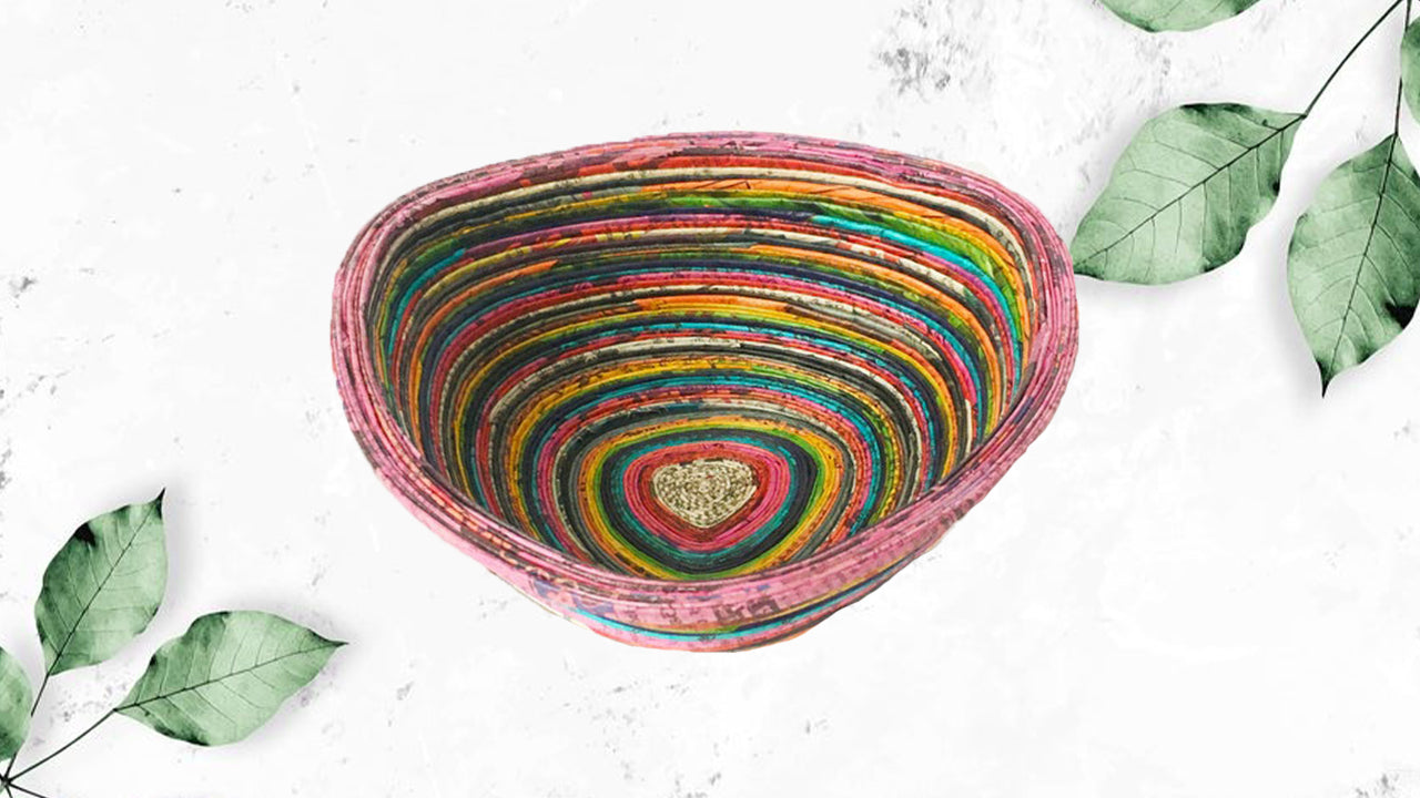 Handgefertigte Zeitungsschale (Dreieck)