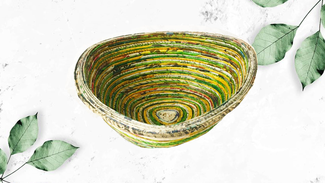 Handgefertigte Zeitungsschale (Dreieck)